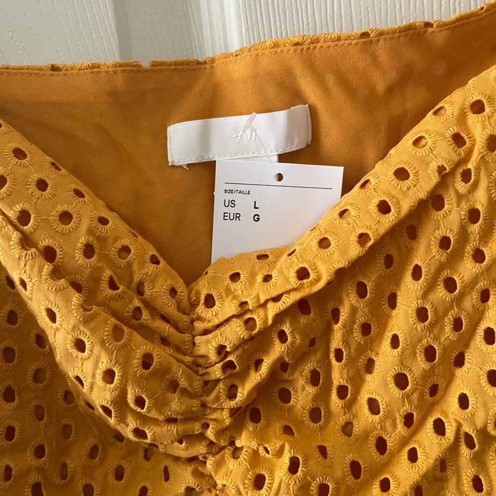 NWT Lg H&M Eyelet Crop Top w/ Zip side closer - Picture 2 of 6